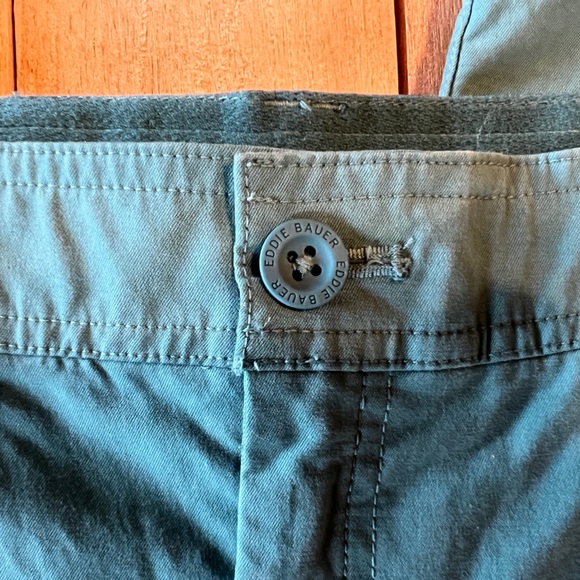 Brand New! Eddie Bauer Voyager HR Chino Slim Pant. Womens Size 2. Color stream. - Picture 4 of 7